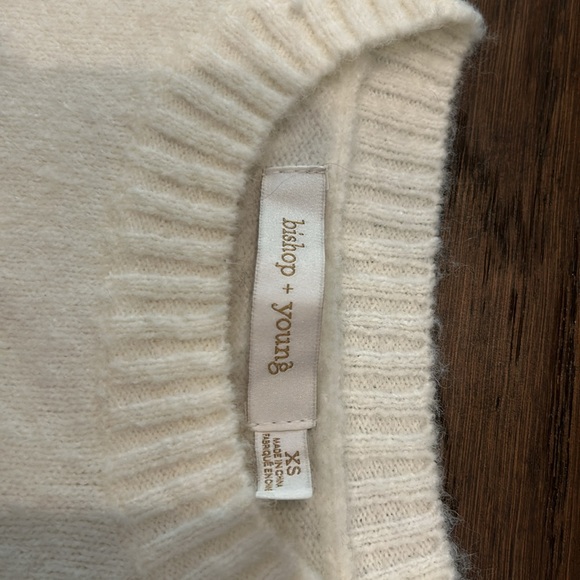 Bishop + Young soft white sweater XS. - Picture 3 of 4